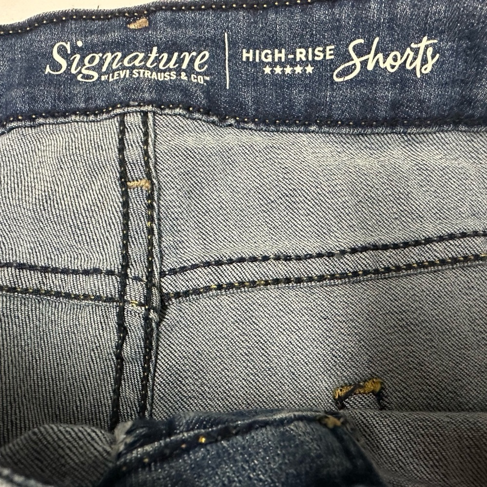 Levi's Blue Jean Shorts Distressed Cut-Off - Picture 2 of 6